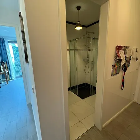 Luxus In Berlin Mitte Mit Laptop, Grossem Tv, Neuem Bett Und Privatem Badezimmer Exterior photo