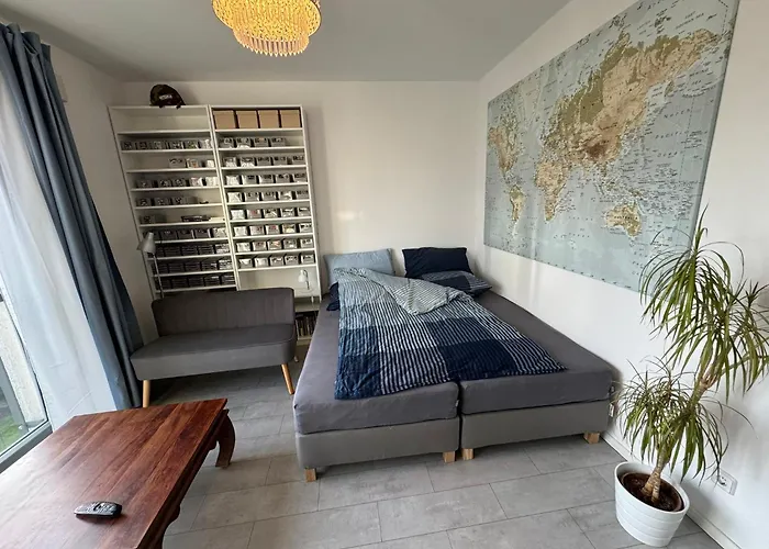 Luxus In Berlin Mitte Mit Laptop, Grossem Tv, Neuem Bett Und Privatem Badezimmer