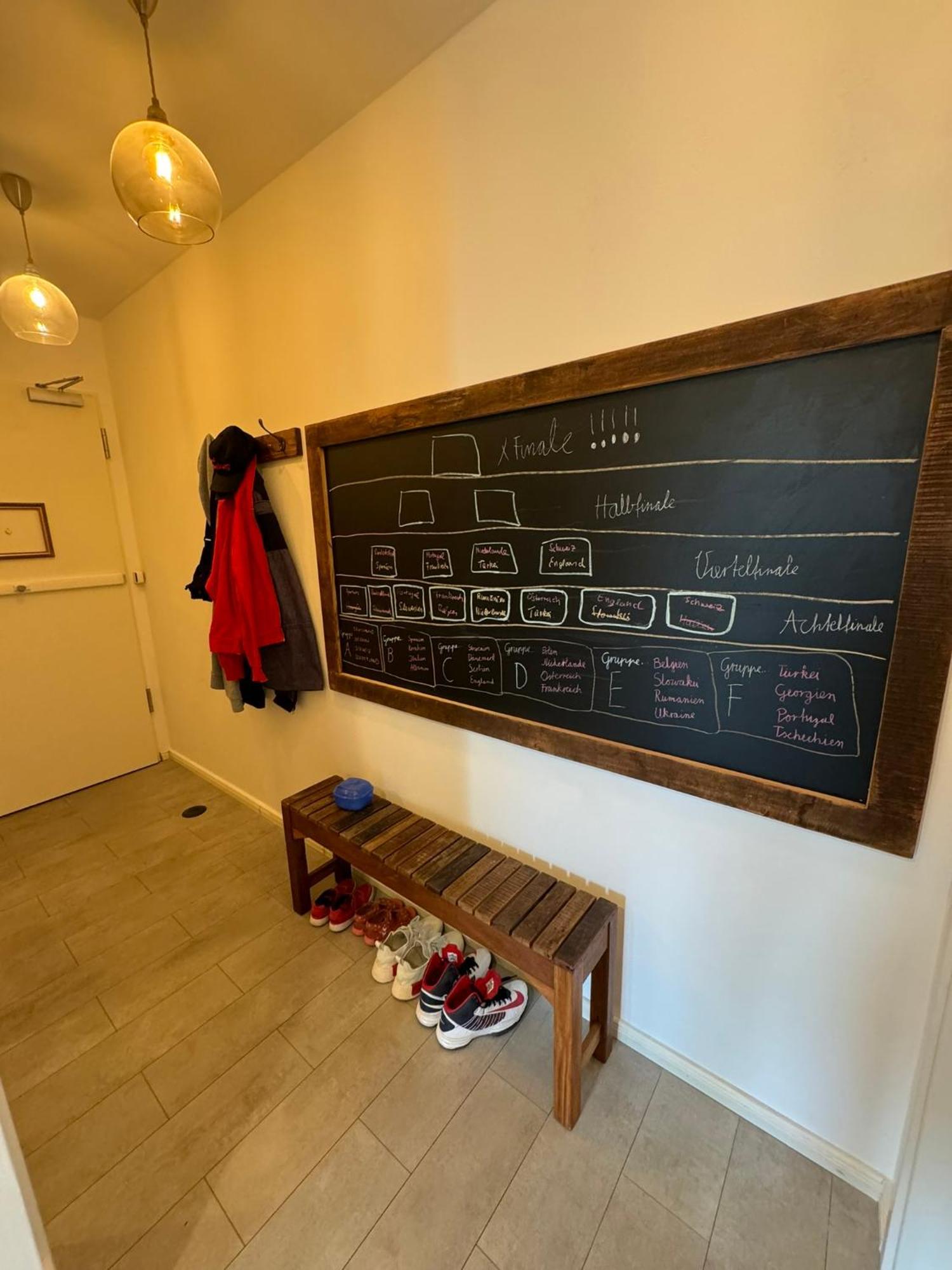 Luxus In Mitte Mit Laptop, Grossem Tv, Neuem Bett Und Privatem Badezimmer Homestay Berlin