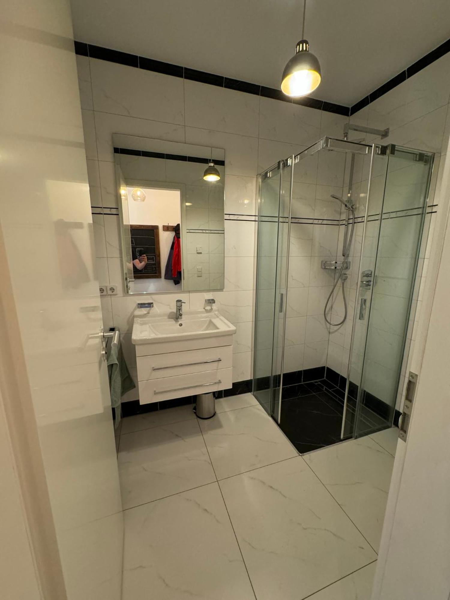 Luxus In Mitte Mit Laptop, Grossem Tv, Neuem Bett Und Privatem Badezimmer Homestay