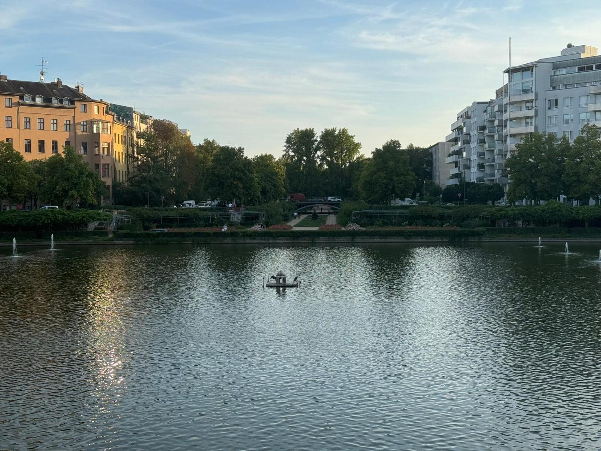 Homestay Luxus In Mitte Mit Laptop, Grossem Tv, Neuem Bett Und Privatem Badezimmer *