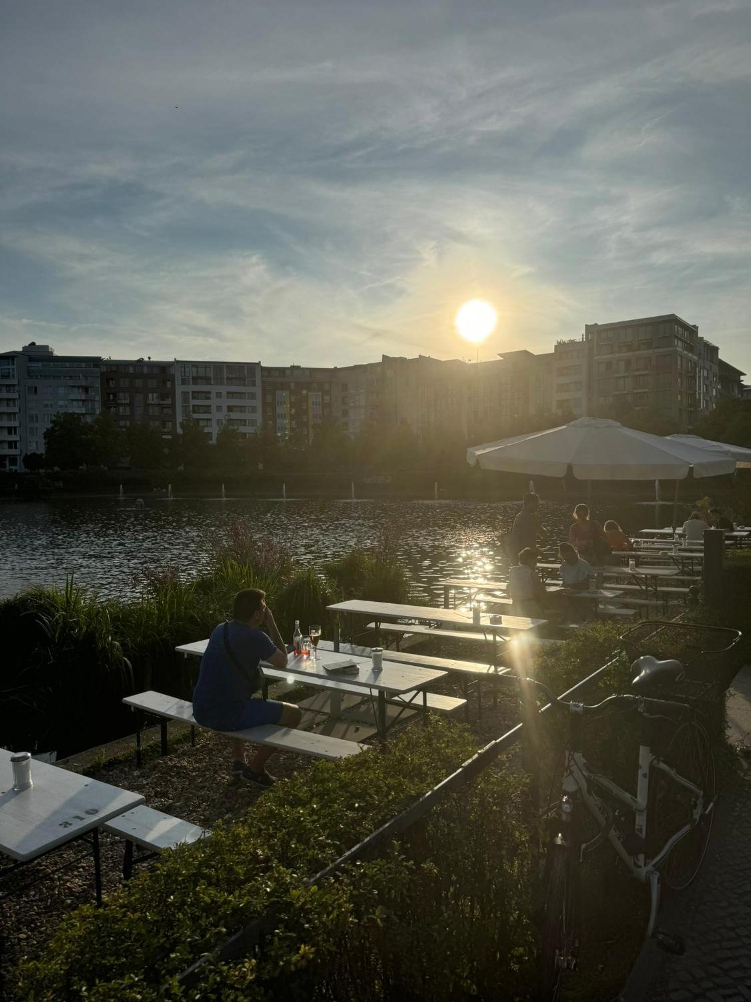 Luxus In Mitte Mit Laptop, Grossem Tv, Neuem Bett Und Privatem Badezimmer Homestay