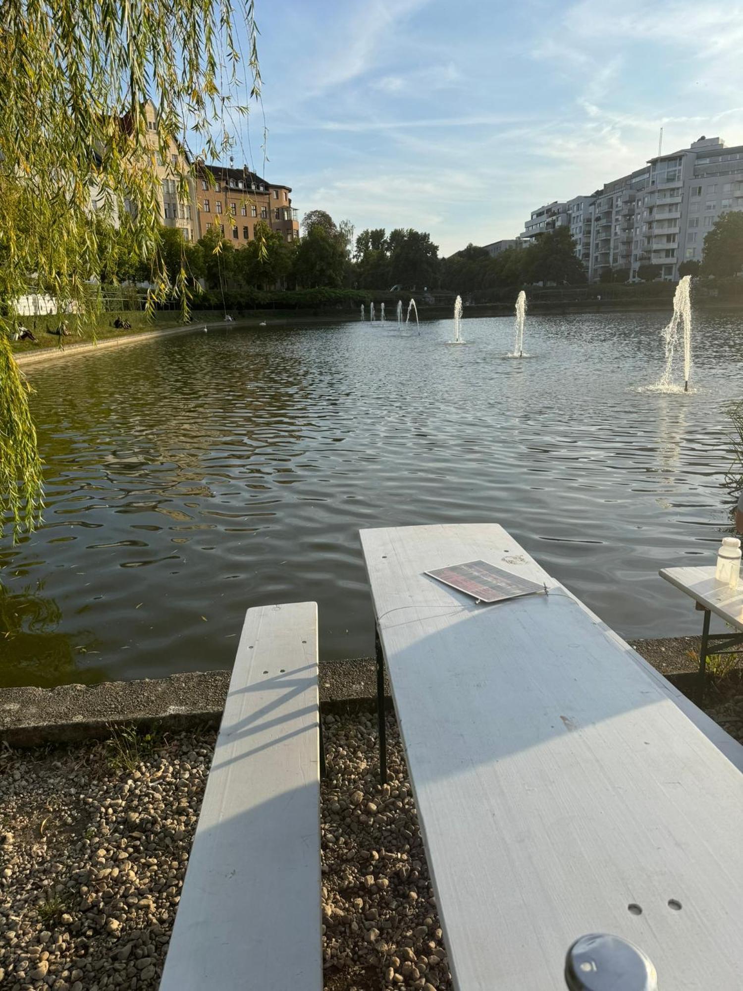 Luxus In Mitte Mit Laptop, Grossem Tv, Neuem Bett Und Privatem Badezimmer * Berlin